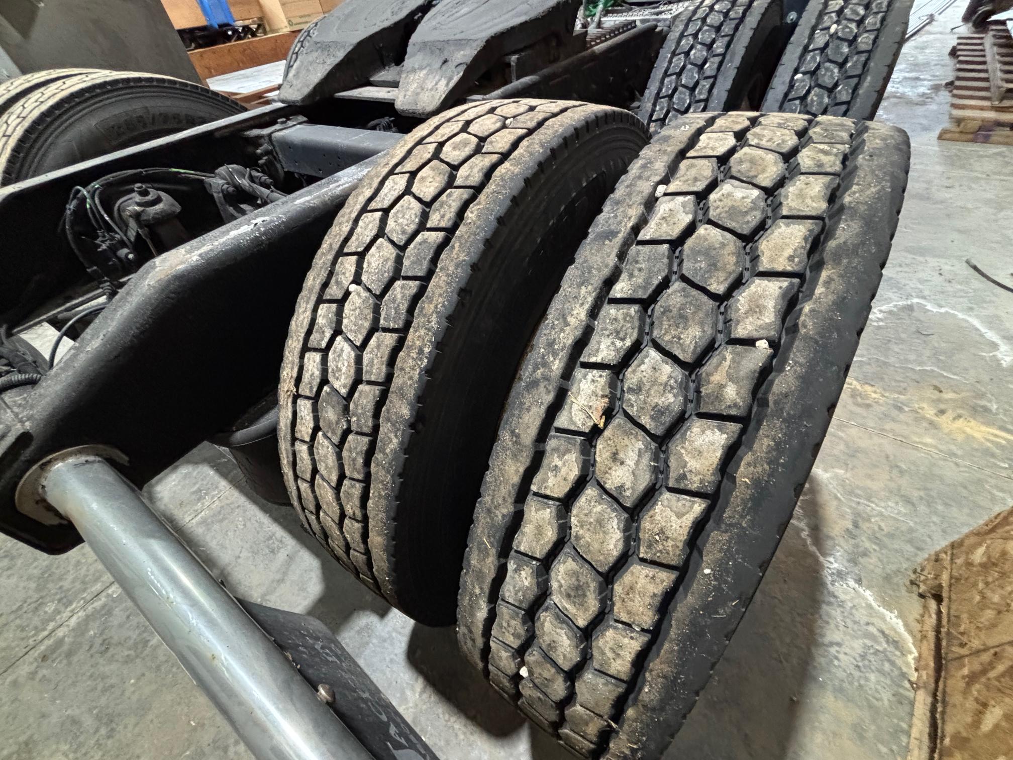 2004 PETERBILT 379 - Image 22